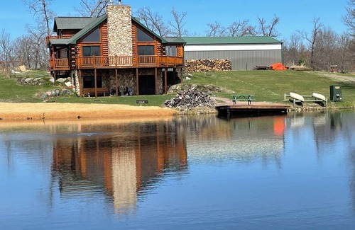 New Lisbon House | Fischer’s Secret Cabin on Private lake
