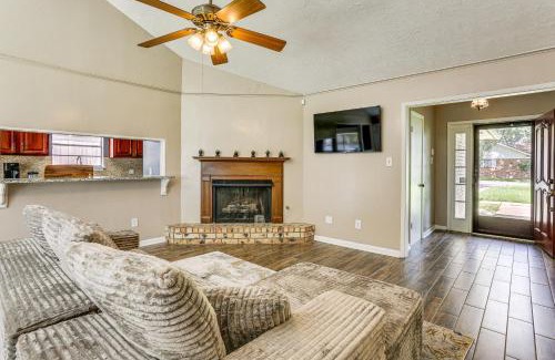 Lake Charles House | Fish, Golf, Explore Home 3 Mi to Prien Lake Park!