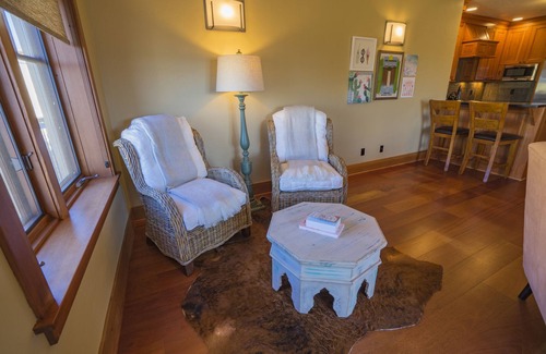 Astoria Condo | FisherBros flats 203