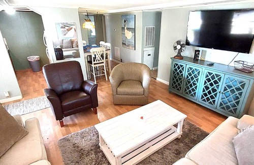 Cedar Point House | Fisherman's Paradise / Sleeps 9 / Waterfront