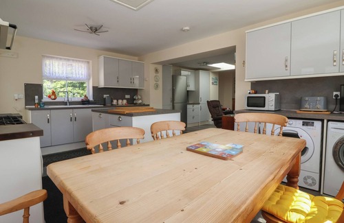Withernsea Cottage | FISHERMANS COTTAGE, pet friendly, with open fire in Withernsea