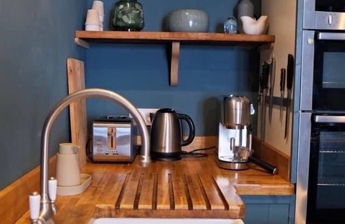Treboul Cottage | Fisherman’s Cottage | Your Cozy & Snug Seaside Retreat