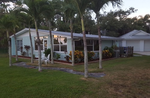 Sebastian House | Fishing, river view, pet friendly and 90 minutes from Disney and Orlando parks.
