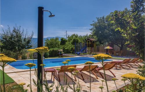 Imotski House | Five-Bedroom Holiday Home In Vinjani Donji