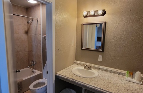 Eunice Hotel | Five Star Inn