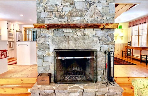 Whitefield House | FL Amazing Lake House 20 min from Bretton Woods. Stunning water views! Bonus Room.