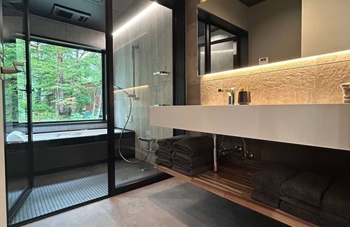 Hakuba Ski Chalet | Flagpole Villa Hakuba, a newly built one-room rental villa in Misorano, Hakuba Village, will open in the winter of 2024!