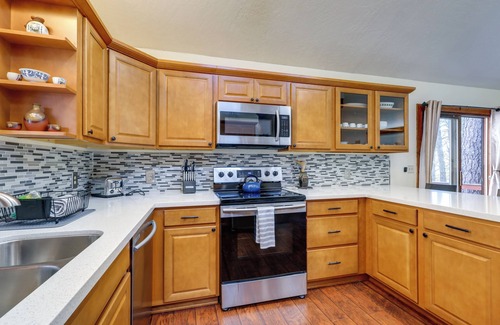 Kachina Village Cottage | Flagstaff Home w/EV Charger, 10 Mi to Downtown