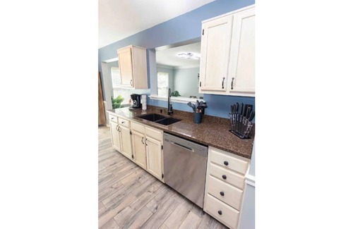 Cutler Bay House | Flagstone Oasis, Modern 4BR , W/Game Room