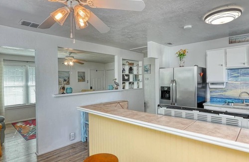 Aransas Pass Cottage | Flam Buoy! 2/1 cottage w fire pit/giant checkers