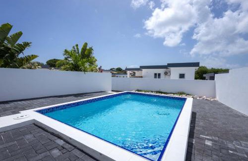 Jan Thiel House | Flamingo Lake Resort