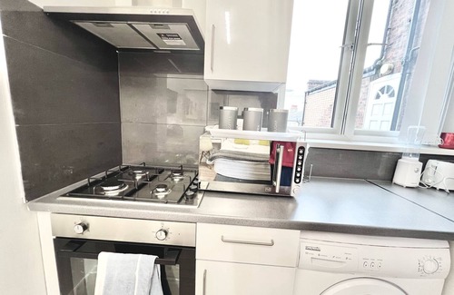 Shepherd's Bush Apartment | Flat 2
