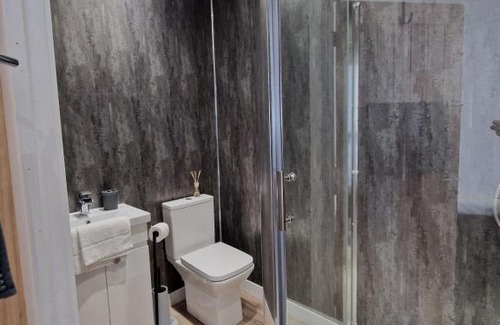 Mountain Ash Apartment | Flat 2, Modern Studio apartment, Tynte Hotel, Mountain Ash