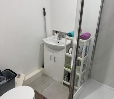 Epsom Apartment | Flat 3 - Epsom High Street