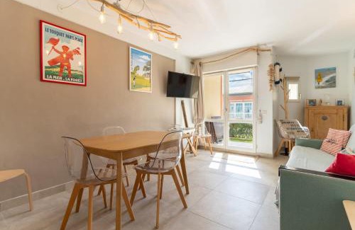 Le Touquet-Paris-Plage Apartment | Flat for 4 people with swimming pool tennis court and car park 56