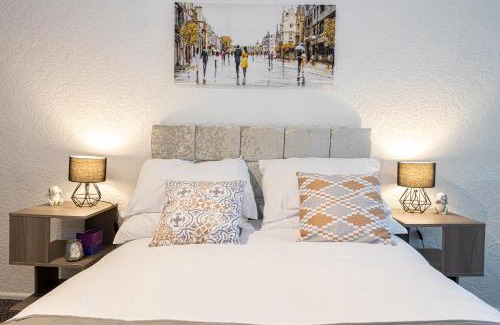 Cheetham Hill Apartment | Flat In Greater Manchester
