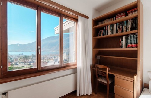Melano Villa | Flat in the Gulf of Melano (Miralago)