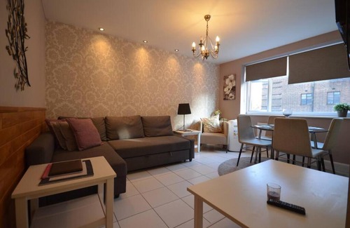 Camden Town with Primrose Hill Apartment | Flat in the heart of Camden Town