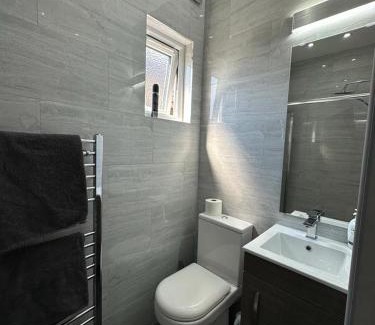 Hendon Apartment | Flat - Sleeps 4 & free parking