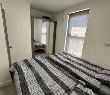 Hendon Apartment | Flat - Sleeps 4 & free parking
