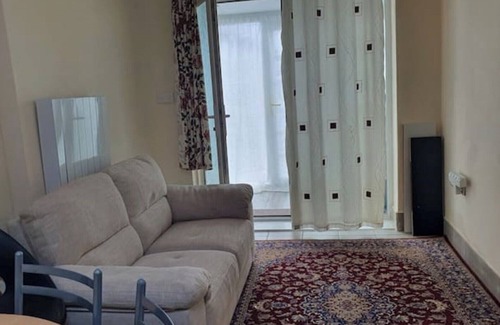 Lisvane Apartment | Flat With Parking Cardiff North