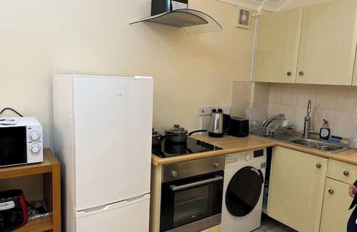 Lisvane Apartment | Flat With Parking Cardiff North