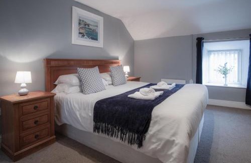 Llanddowror House | Fletcher Coach House - 3 Bedroom Cottage - Pendine