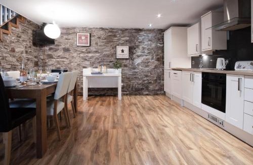 Llanddowror House | Fletcher Coach House - 3 Bedroom Cottage - Pendine
