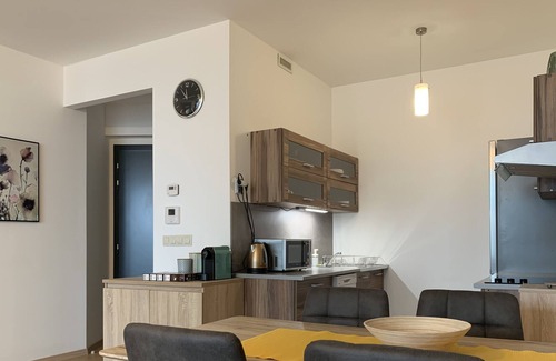 Old Town Apartment | Flexible, Hotel quality accommodation on the bank in the private apartment