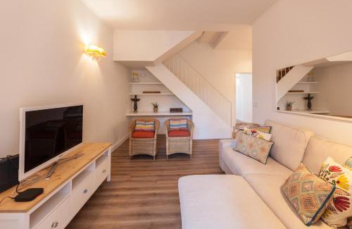 Alfama Apartment | FLH Graça Charming Duplex with Small Pool