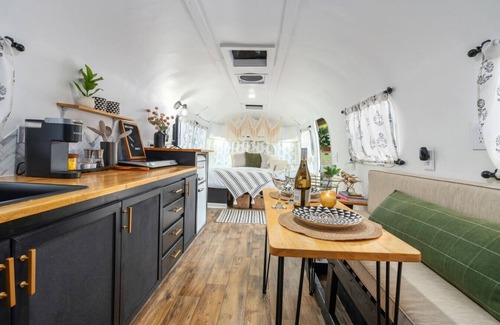 Guntersville Apartment | Flight of Fancy Vintage Airstream Rental
