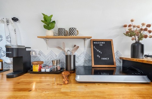 Guntersville Apartment | Flight of Fancy Vintage Airstream Rental
