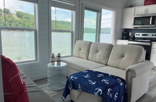 Russell Springs Boat Rental | Floathouzz-Blue Tiny XL