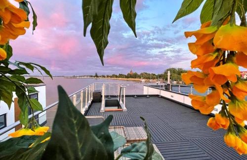 Ribnitz-Damgarten Boat Rental | Floating Hideaway- Coco de Mer