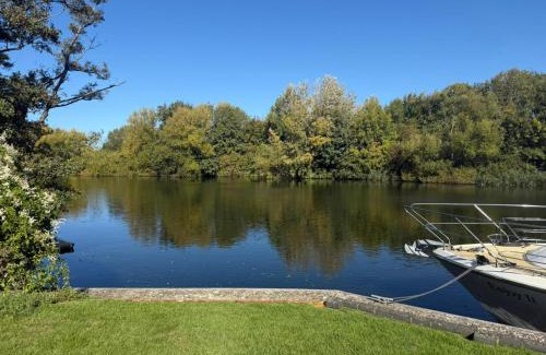 Fifield Boat Rental | Floating tranquility