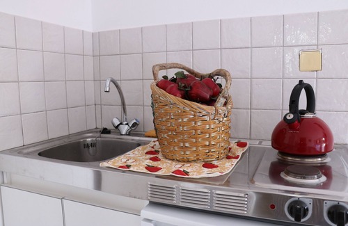 Adamas Apartment | Flora's Red Studios