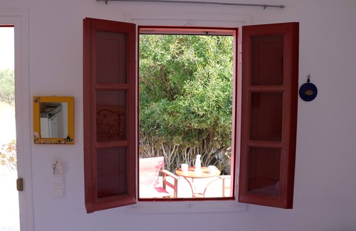 Adamas Apartment | Flora's Red Studios