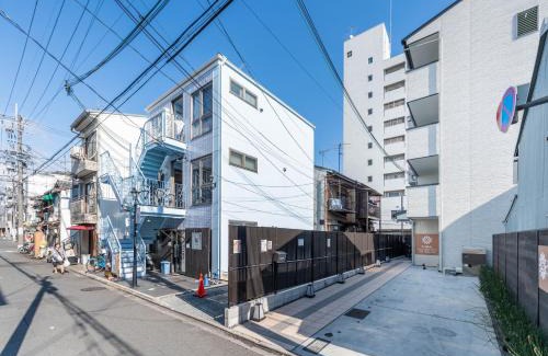 Ukyo Ward Apartment | Floral Green Maple House