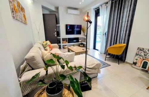 Peristeri Apartment | Floral Home Athens