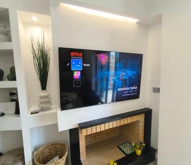 Peristeri Apartment | Floral Home Athens