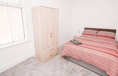 Doncaster Apartment | Florence Avenue - Newly refurbished 3 bed apartment 10 mins from Doncaster town centre & Amaz...