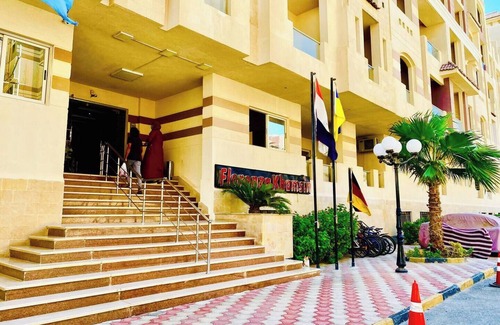 Corniche Road-Dahar Ski Chalet | Florenza Khamsin with WiFi, Hurghada