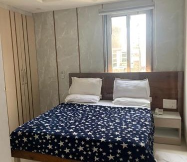 Malviya Nagar Hotel | Flourish Stay Saket near Max Hospital