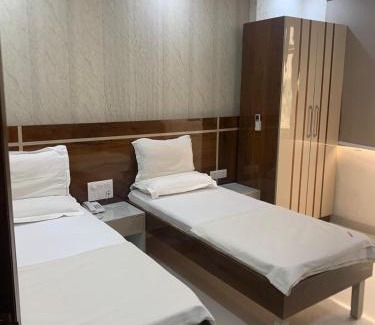 Malviya Nagar Hotel | Flourish Stay Saket near Max Hospital