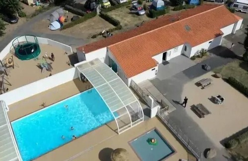 LʼAiguillon-sur-Mer House | Flower Camping Le Pré des Sables * - Mobil-home Standard 33m2 3 bedrooms 6 people