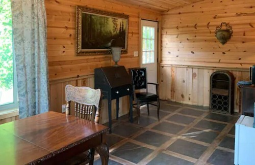 Steelville House | Flusszimmer Suite @ Meramec Riverside Lodge & Retreat