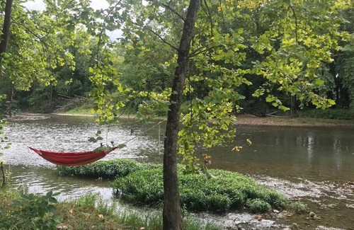 Steelville House | Flusszimmer Suite @ Meramec Riverside Lodge & Retreat