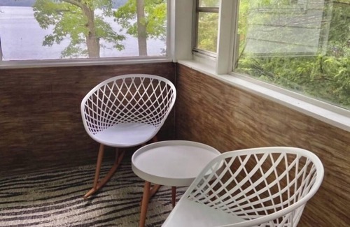 Canandaigua Cottage | FLX Guest House: Canandaigua Lakefront Scandi Style Cottage