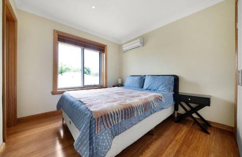 Melbourne Apartment | Fly Around Town in Pocket Rocket
