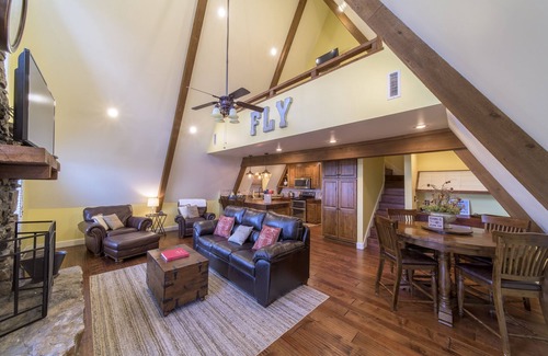Afton House | Fly-In Home on Monkey Island, Grand Lake OK